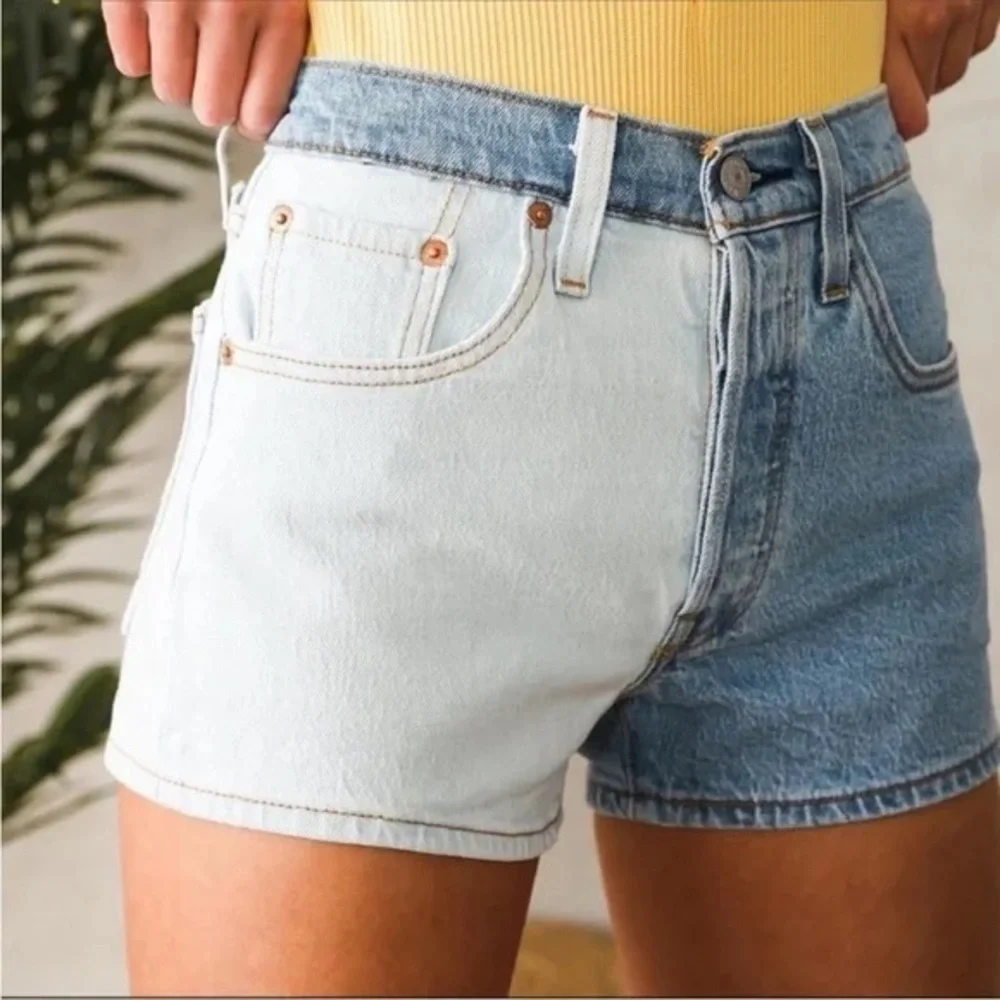 LEVI’S Women's 501 High Rise Two Tone Straight Denim
Jean Shorts - Picture 1 of 12